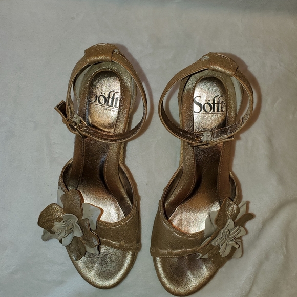 Sofft wedge sandle size 6 - Picture 2 of 7